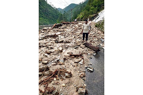 Tharali-Karnaprayag road blocked in Chamoli